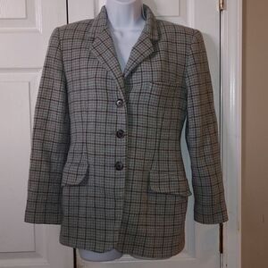 Vintage  Linda Allard Ellen Tracy wool blazer colors are a light blue and gray